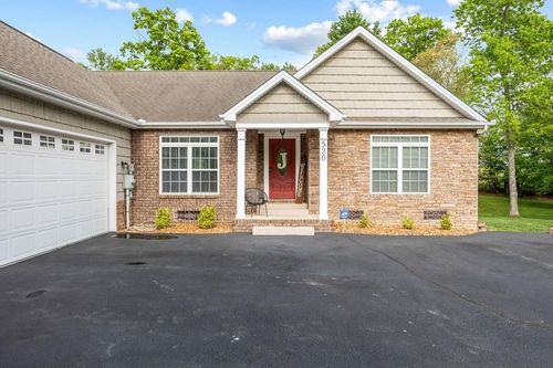 520 E Deer Creek Dr, Crossville, TN, 38571-3233 | Card Image