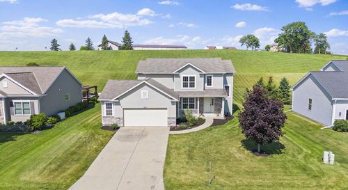 N8263 Woody Lane, Ixonia, WI, 53036 | Card Image