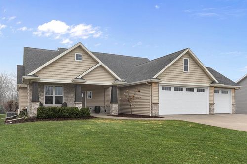 W6681 Charleen Lane, GREENVILLE, WI, 54942 | Card Image