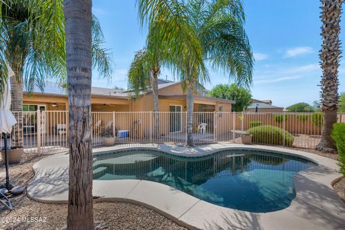 5897 E Cedarbird Dr, Tucson, AZ, 85756-8602 | Card Image