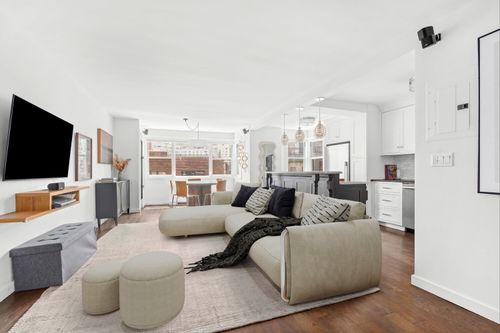 13jk-77 E 12th St, New York, NY, 10003-5002 | Card Image