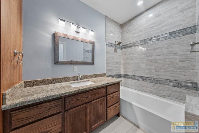 1013 Tarpon Ave, House other with 5 bedrooms, 4 bathrooms and null parking in Port Isabel TX | Image 17