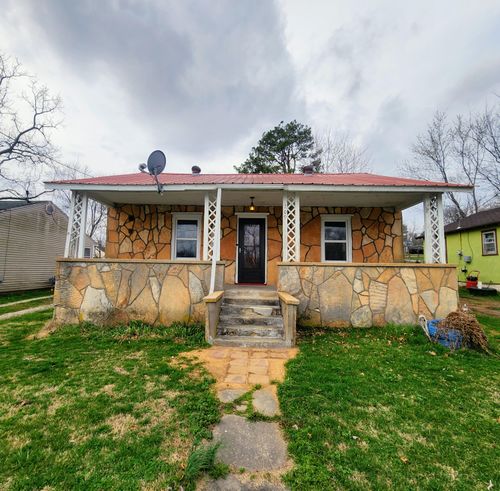709 Garst St, Cabool, MO, 65689-9111 | Card Image
