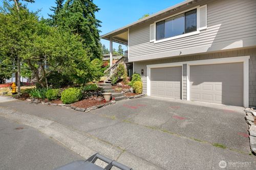 2554 174th Ave Ne, Redmond, WA, 98052-6222 | Card Image