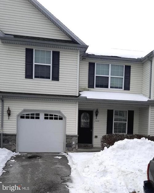 2420 Newtown Dr, HARRISBURG, PA, 17110-3688 | Card Image