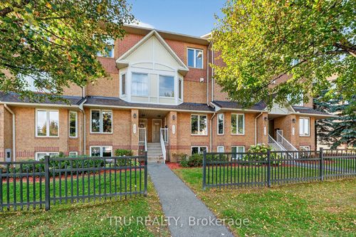 320 Cresthaven Dr, Nepean, ON, K2G6W3 | Card Image