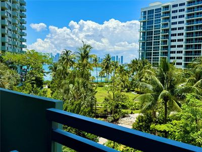 462S - 1500 Bay Rd, Condo with 2 bedrooms, 2 bathrooms and null parking in Miami Beach FL | Image 2