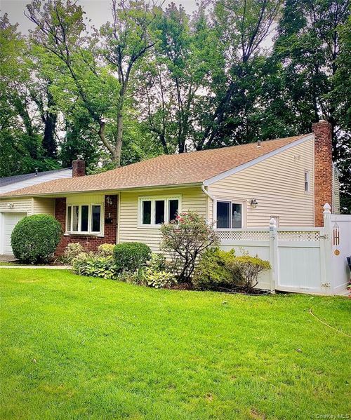 5 2nd Rd, Great Neck, NY, 11021-1509 | Card Image