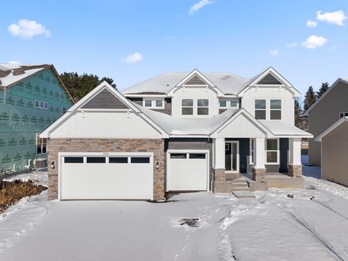 8704 Periwinkle Blvd, Woodbury, MN, 55129-6406 | Card Image