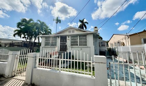 2228 Sw 2nd St, Miami, FL, 33135-1517 | Card Image