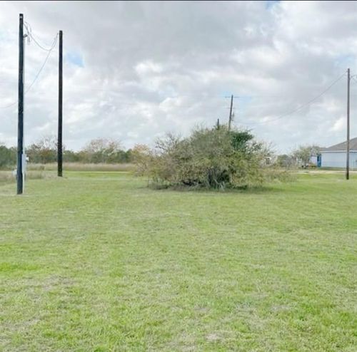 117 Dog Fish Dr, Palacios, TX, 77465-7243 | Card Image
