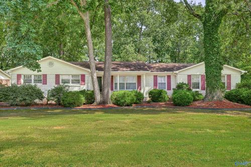 825 Harrisburg Dr Se, Huntsville, AL, 35802-3213 | Card Image