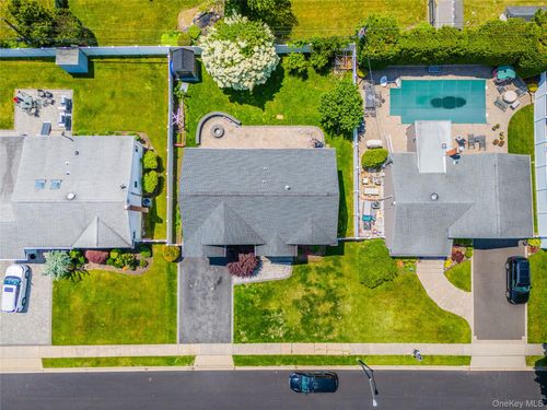 20 Frederick Dr, Plainview, NY, 11803-5411 | Card Image