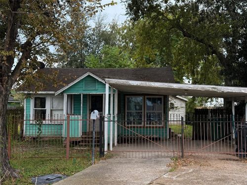 64 Neyland St, Houston, TX, 77022-6207 | Card Image