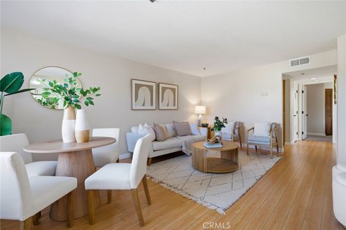 d34-409 Utica D34, Huntington Beach, CA, 92648 | Card Image