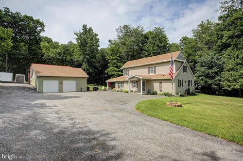 2355 Iron Springs Rd, FAIRFIELD, PA, 17320-9790 | Card Image