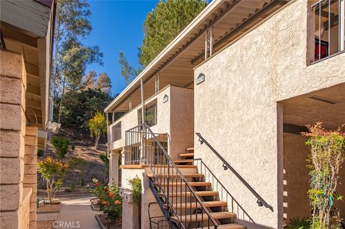 19828 Spanish Oak Dr, Newhall, CA, 91321-1338 | Card Image