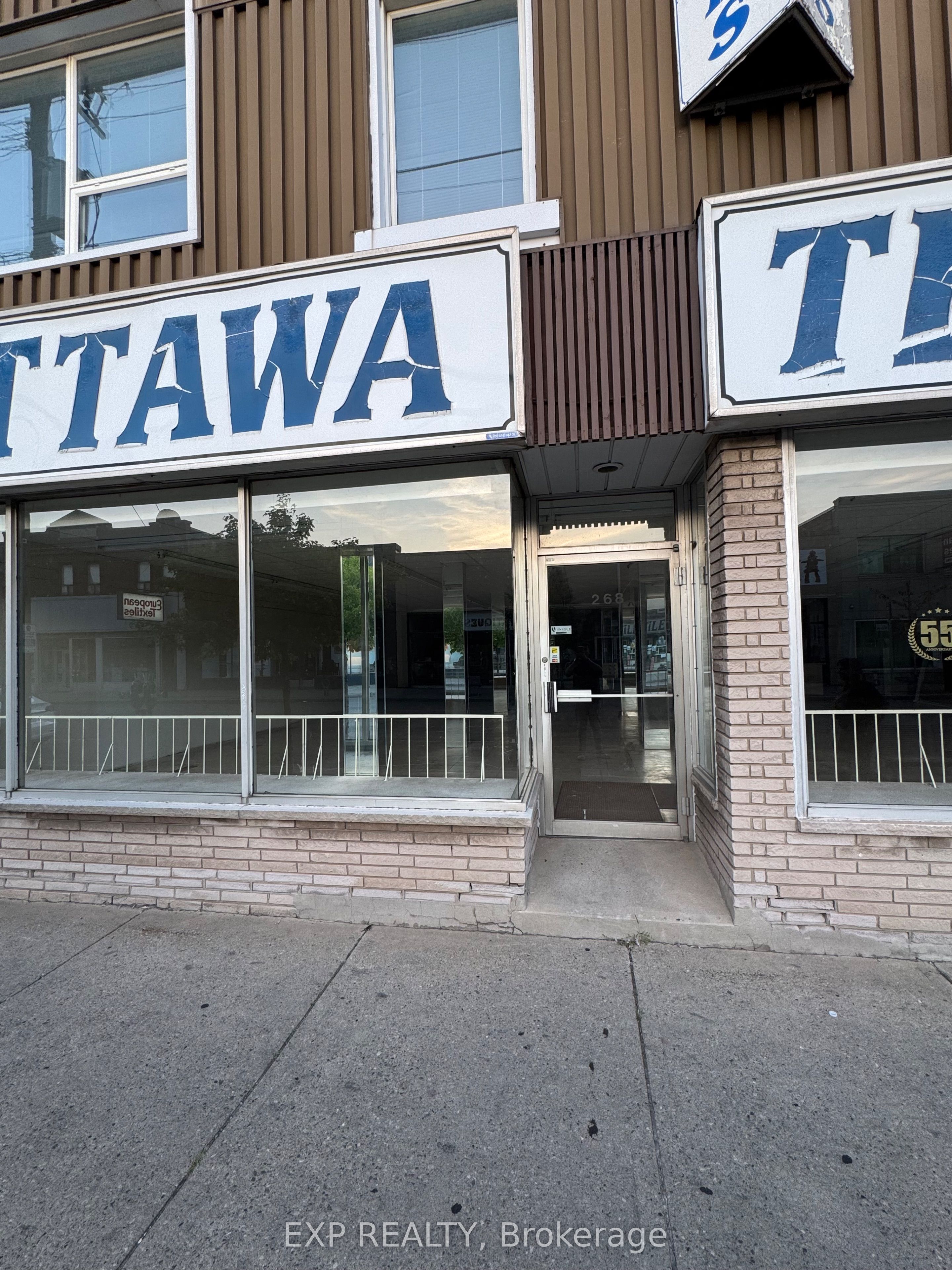 Commercial Lease in Hamilton 3