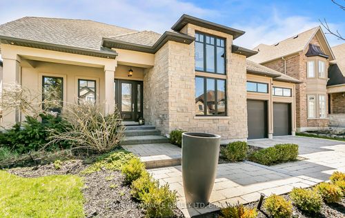 24 Jacob Gingrich Dr, Kitchener, ON, N2P2X9 | Card Image