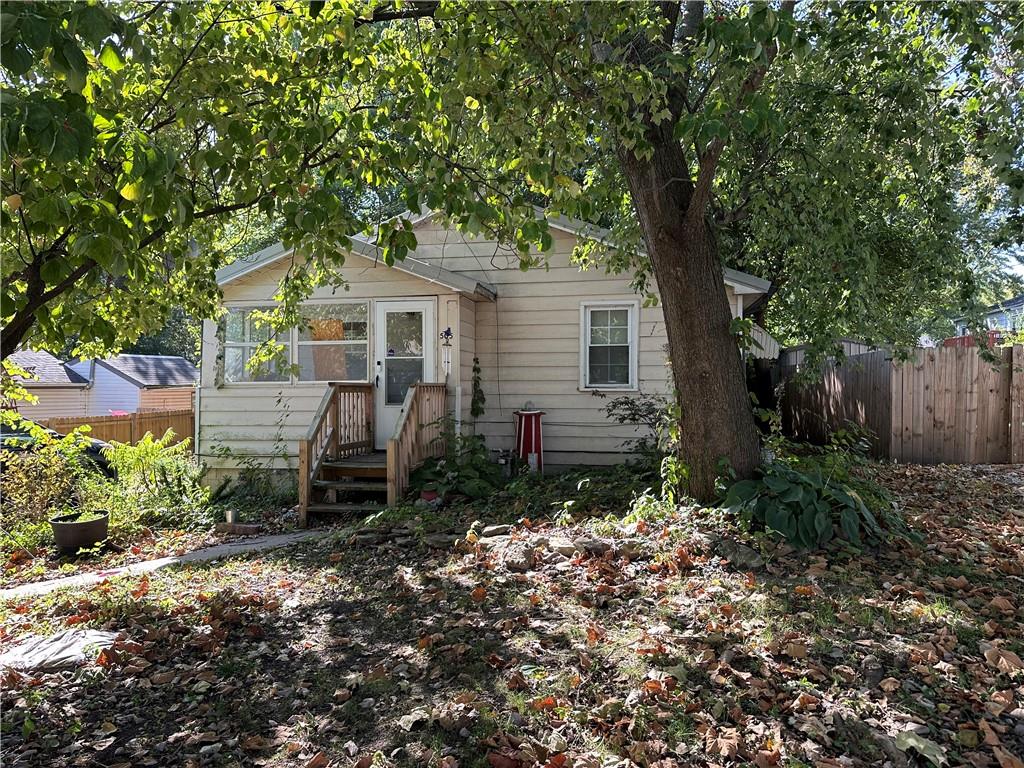 Grandview St, Richmond, MO 64085