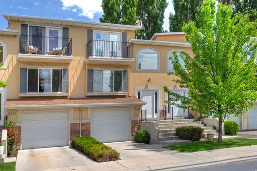 9485 S Fairway View Dr, Sandy, UT, 84070-2525 | Card Image