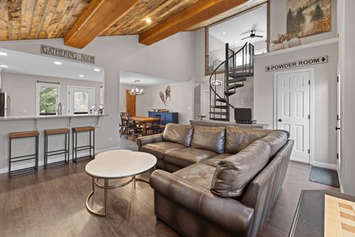 24 N Branch Rd, Winhall, VT, 05340-3201 | Card Image