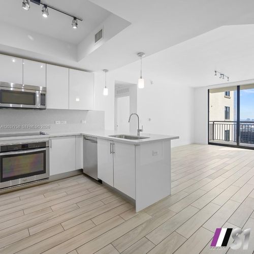 1511-999 Sw 1st Ave, Miami, FL, 33130-3424 | Card Image