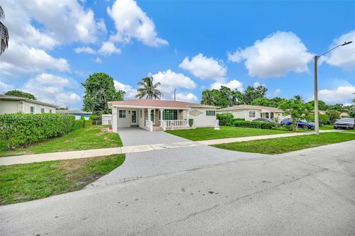 1135 Nw 109th St, Miami, FL, 33168-6035 | Card Image
