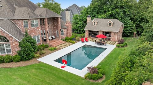 17 W Nottingham Ln, Rogers, AR, 72758-9513 | Card Image