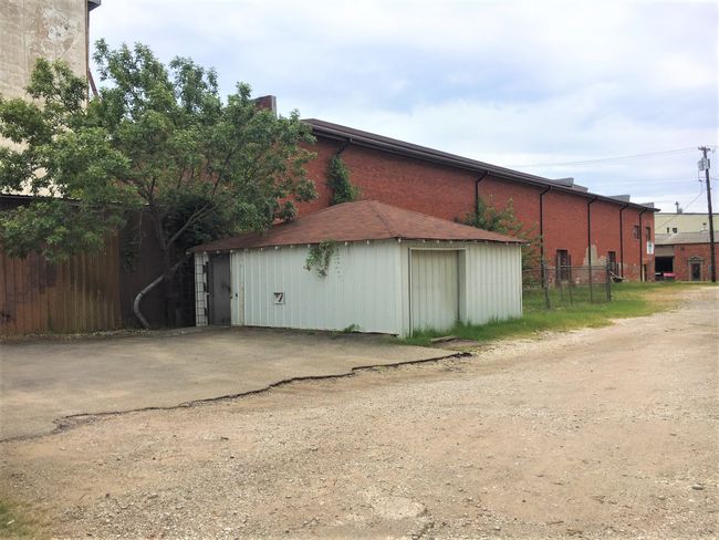 312 E Houston St, Home with 0 bedrooms, 0 bathrooms and null parking in Sherman TX | Image 4