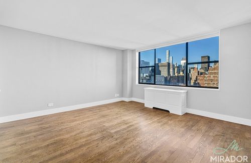 18k-330 E 39th St, New York, NY, 10016-0252 | Card Image