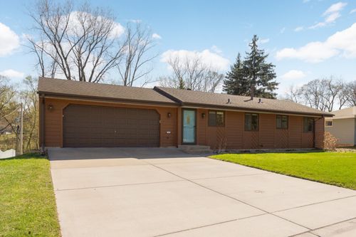 215 Stardust Boulevard, Circle Pines, MN, 55014 | Card Image