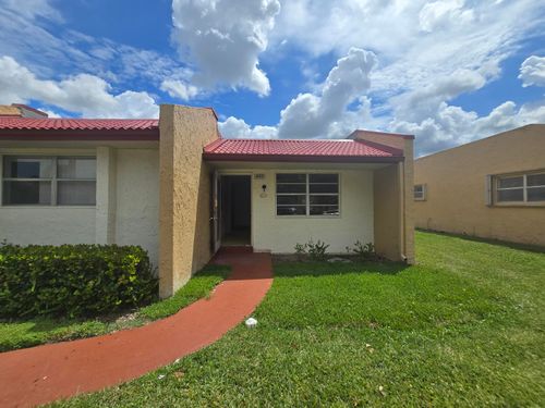 449 Lake Helen Dr, West Palm Beach, FL, 33411-2280 | Card Image