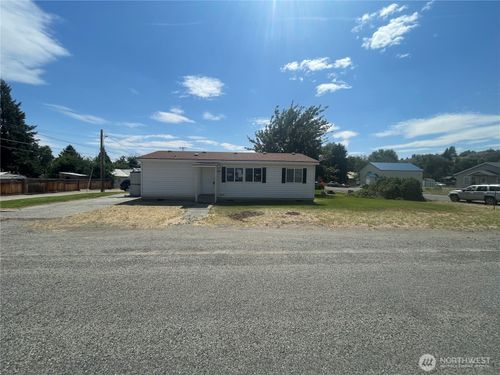 315 W Apple St, Omak, WA, 98841-9714 | Card Image