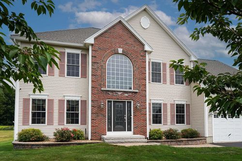 9 Shoreline Drive, Hudson, NH, 03051 | Card Image