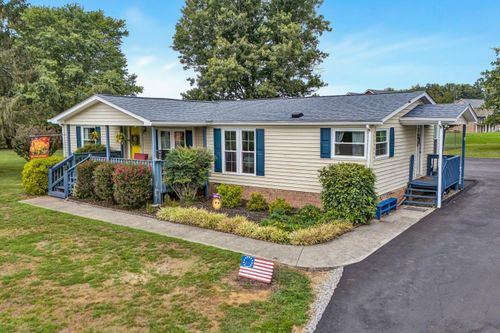 3002 Brughs Mill Rd, Fincastle, VA, 24090-4328 | Card Image