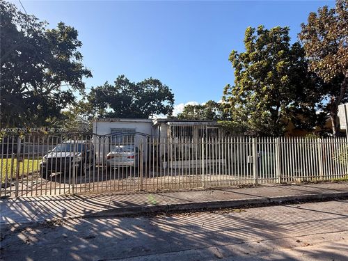 2834 Nw 11th Ave, Miami, FL, 33127-3819 | Card Image