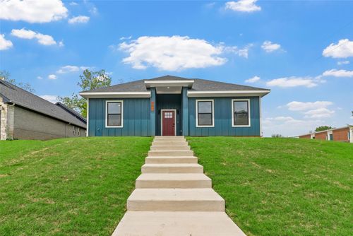 301 W Johnson St, Denison, TX, 75020-2437 | Card Image
