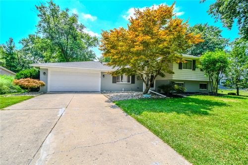 906 New England Ave, Centerville, OH, 45429-5923 | Card Image