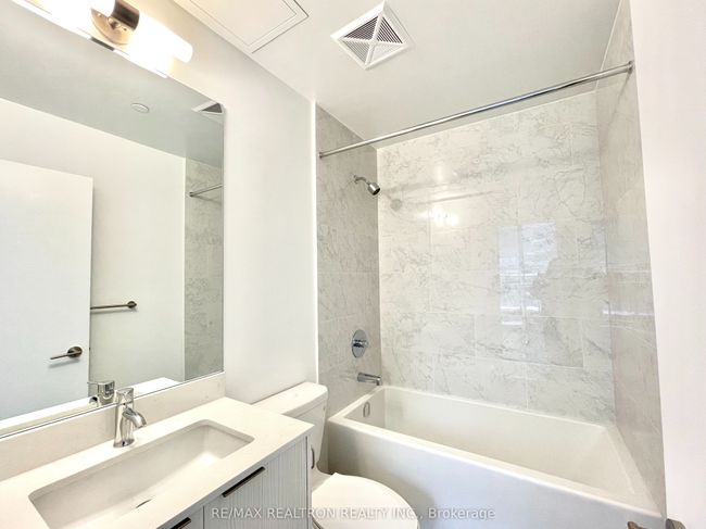 101 - 38 Forest Manor Rd, Condo with 2 bedrooms, 2 bathrooms and null parking in North York ON | Image 8
