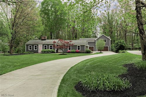 1 Deerfield Dr, Chagrin Falls, OH, 44022-4112 | Card Image
