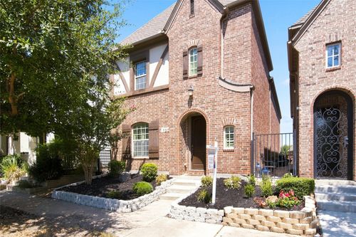 720 Northwood Dr, Flower Mound, TX, 75022-4505 | Card Image
