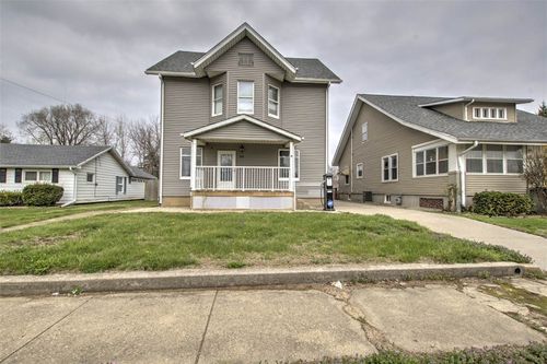 715 N Side Sq, Clinton, IL, 61727-1657 | Card Image