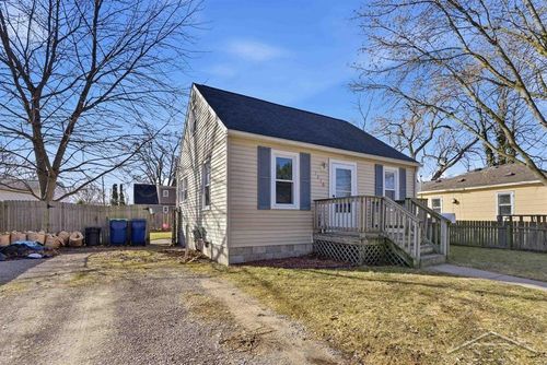 1210 E Smith Street, Bay City, MI, 48706 | Card Image