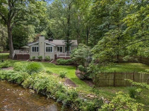 33 Roxiticus Rd, Mendham Twp, NJ, 07945-2501 | Card Image