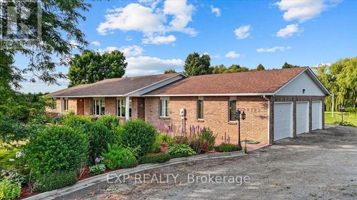 3382 Carp Rd, Carp, ON, K0A1L0 | Card Image