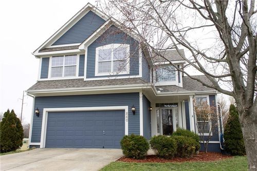 840 E Cheyenne St, Gardner, KS, 66030-8402 | Card Image