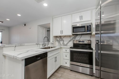 1056-1720 E Thunderbird Rd, Phoenix, AZ, 85022-5770 | Card Image