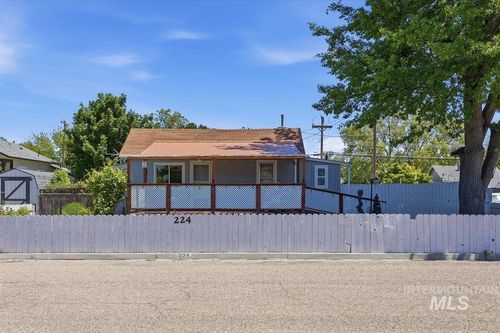 224 S Fern St, Nampa, ID, 83686-5222 | Card Image