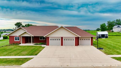 1407 Megans Way, Correctionville, IA, 51016-1057 | Card Image